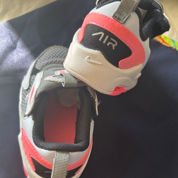 Kids Shoes Nike air max - Gray and Pink - Picture 2 of 7